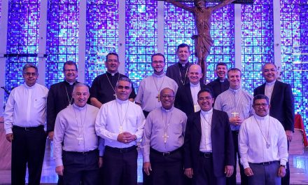 Bispo de Cametá participa de encontro dos novos prelados do Brasil