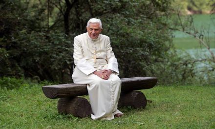 Católica de Belém promove estudo sobre Teologia de Bento XVI