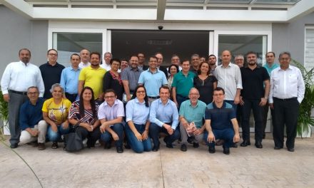 Assessores e os secretários-executivos dos 18 regionais da CNBB se reúnem em Brasília.