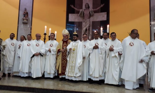 “O Senhor te abençoe na caminhada de fé, de esperança e de caridade”, disse dom Vitall na ordenação presbiteral, em Marabá.