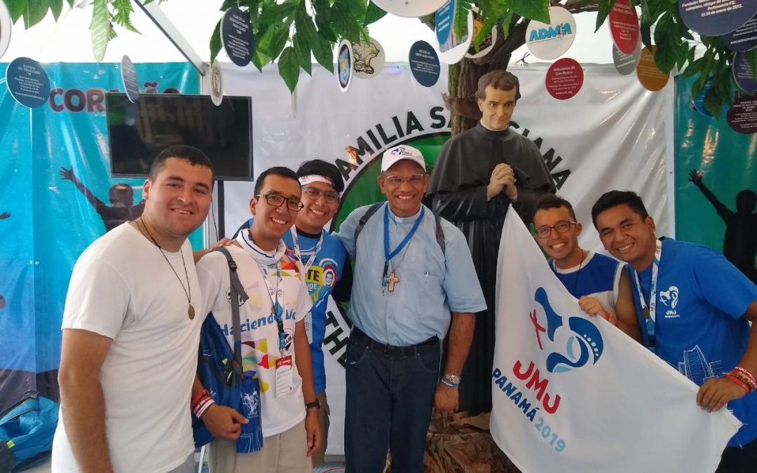 Bispo visita Feira Vocacional na JMJ