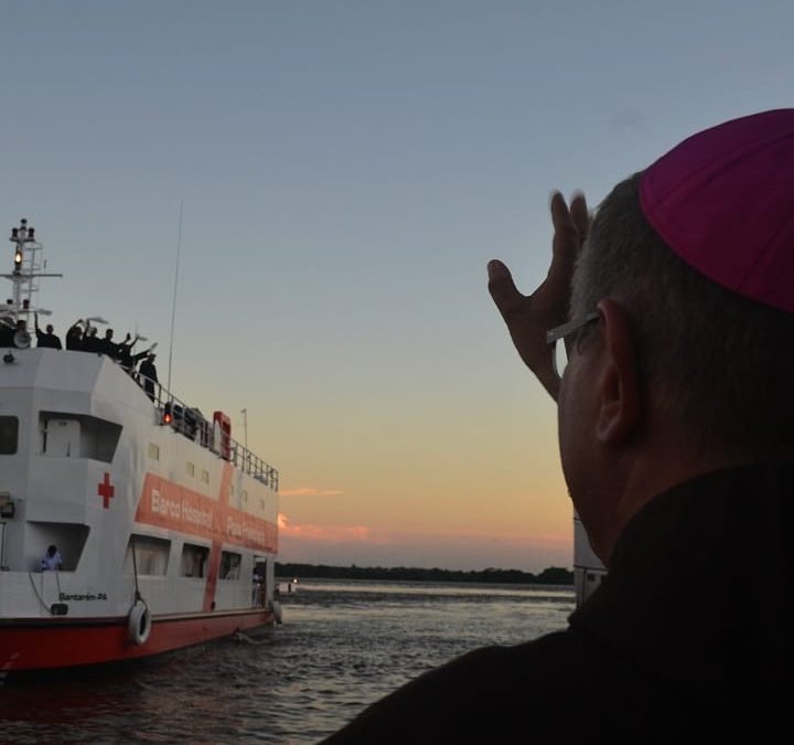 Barco-Hospital Papa Francisco chega na Diocese de Óbidos