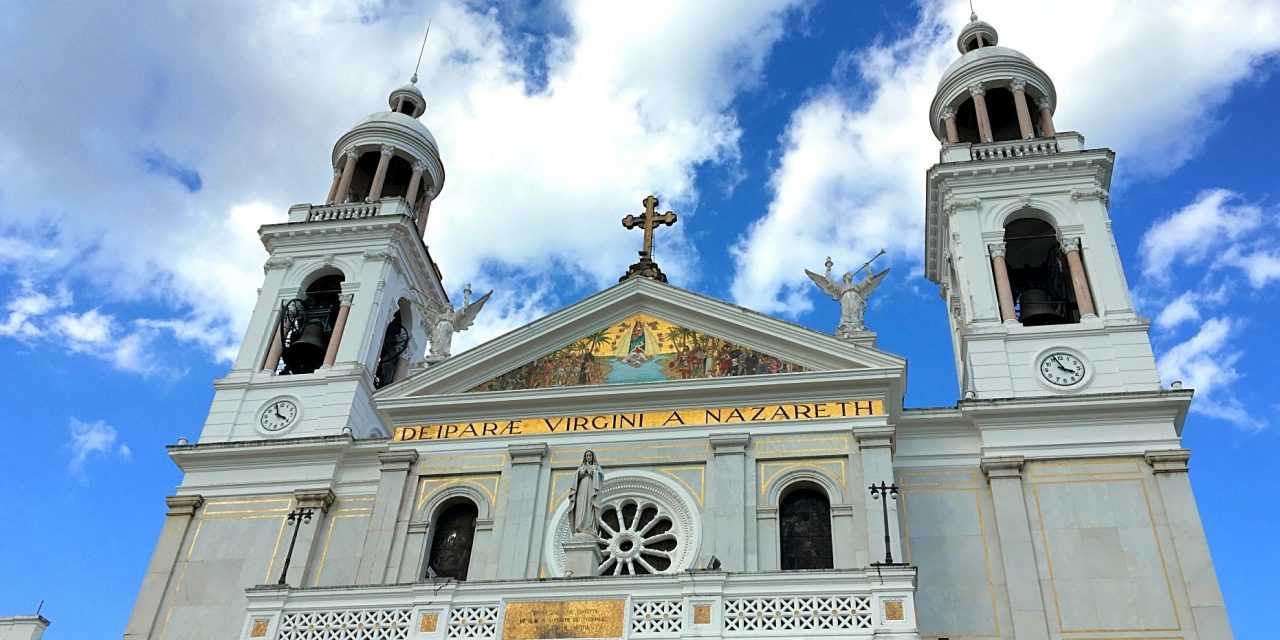 Encontro reúne guias turísticos e celebra o dia do Turismo na Basílica Santuário de Nazaré, em Belém
