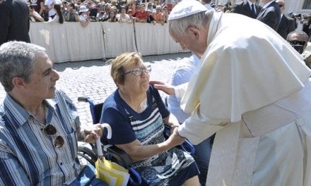 Papa: sem os idosos não há futuro. Covid-19 mostrou despreparo da sociedade