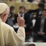 Volta às aulas na pandemia: com responsabilidade, sejam artífices do futuro, encoraja o Papa