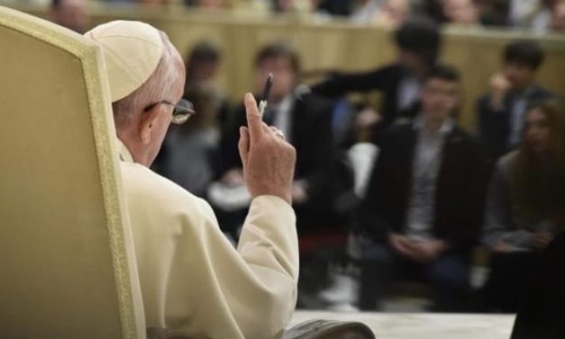 Volta às aulas na pandemia: com responsabilidade, sejam artífices do futuro, encoraja o Papa