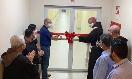 Nova ala é inaugurada em hospital em Juruti/PA, e Dom Bernardo recebe o título de Cidadão Jurutiense