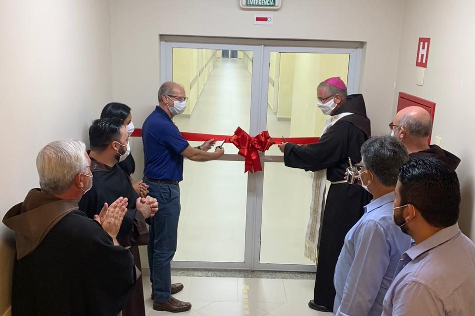 Nova ala é inaugurada em hospital em Juruti/PA, e Dom Bernardo recebe o título de Cidadão Jurutiense