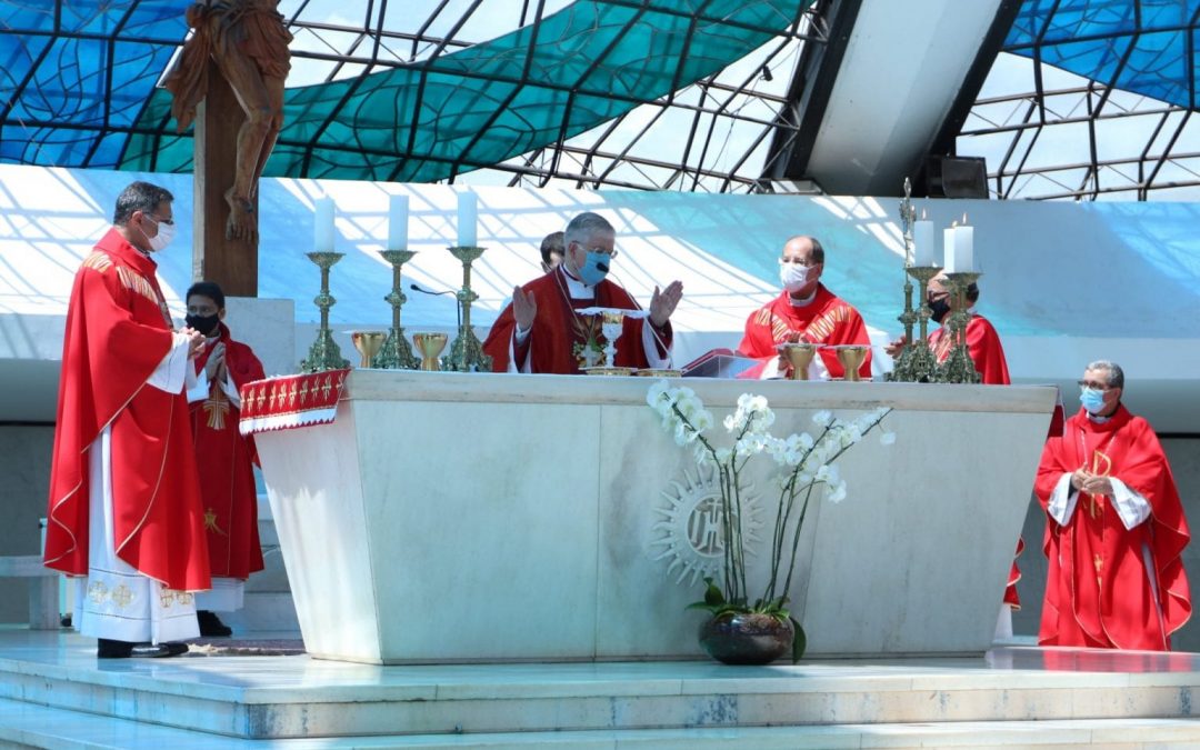 Núncio Apostólico, dom Giambattista Diquattro, participa de missa de acolhida e visita à sede da CNBB