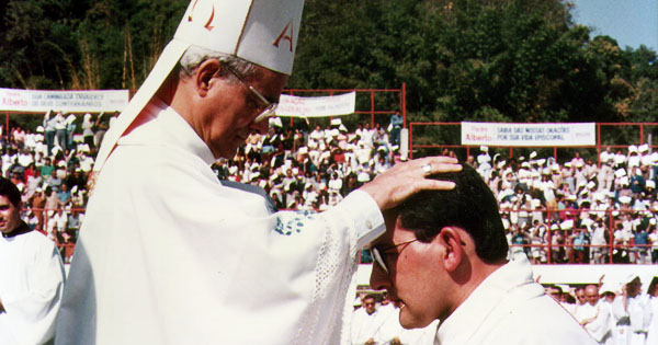 Dom Alberto Taveira celebra 30 anos de Episcopado