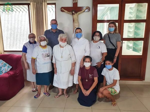 Bispo da Diocese de Óbidos visita hospital no município de Alenquer (PA), no dia mundial do enfermo.
