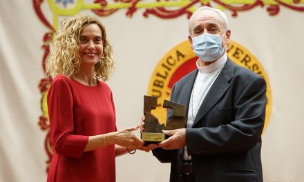 Dom José Luiz Azcona recebe prêmio Internacional Jaime Brunet na Universidade Pública de Navarro