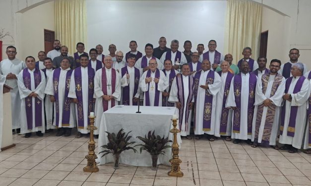 TEMA “FAMÍLIA” É DESTAQUE NO RETIRO ANUAL DO CLERO DA ARQUIDIOCESE DE SANTARÉM