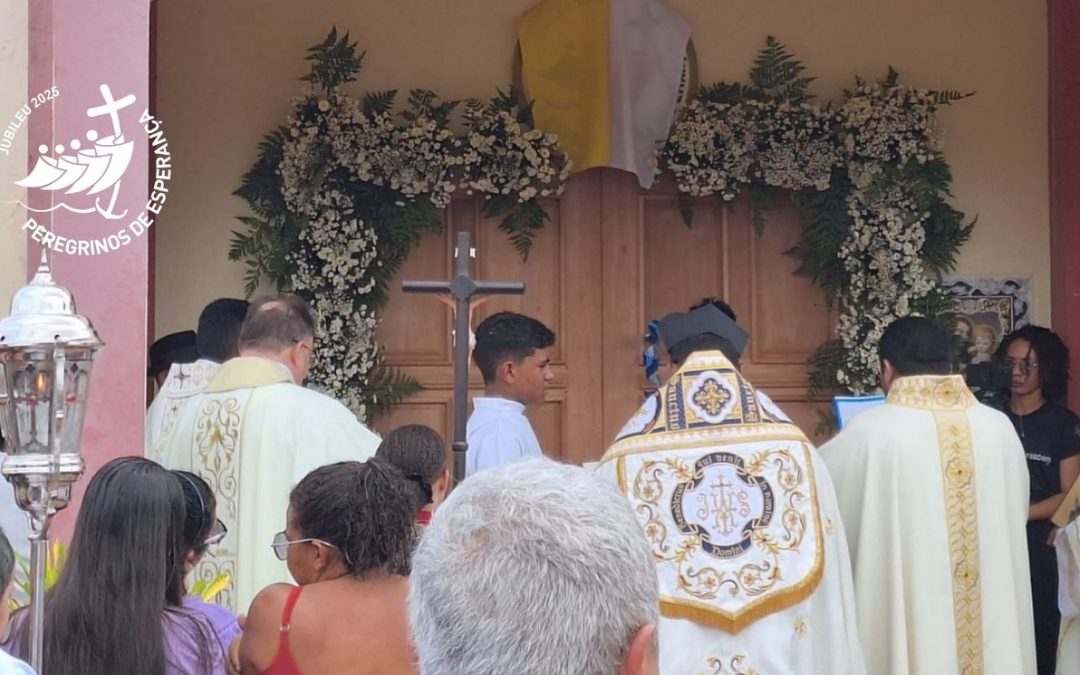 DIOCESE DE CAMETÁ REALIZA ABERTURA DA PORTA SANTA DO JUBILEU “PEREGRINOS DE ESPERANÇA 2025”