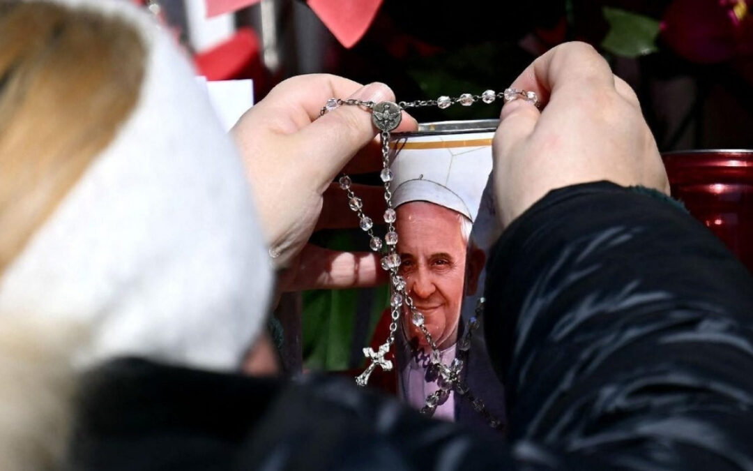 BRASIL SE UNE EM ORAÇÃO PELA SAÚDE DO PAPA FRANCISCO