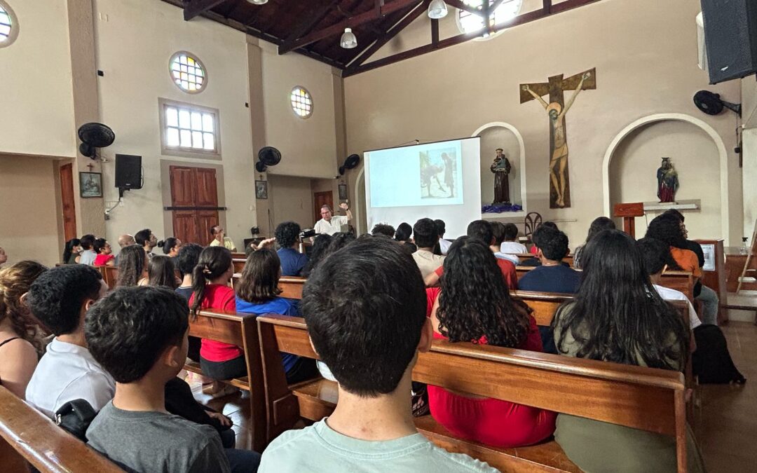 DIOCESE DE MACAPÁ REALIZOU FORMAÇÃO SOBRE A CAMPANHA DA FRATENIDADE PARA CRIANÇAS E JOVENS SIMULTANEAMENTE