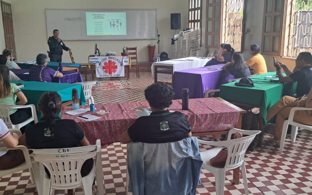 DIOCESE DE ÓBIDOS CAPACITA LIDERANÇAS A ATUAREM EM DEFESA DOS DIREITOS DAS CRIANÇAS E ADOLESCENTES