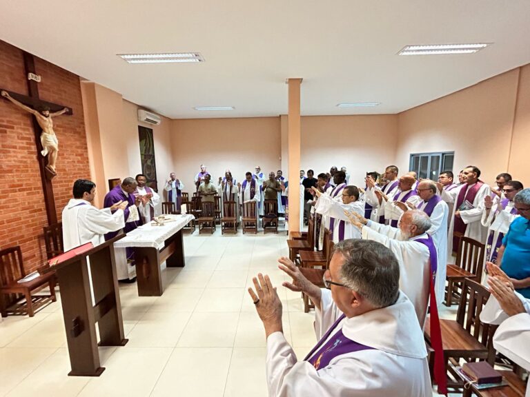 DIOCESE DE MACAPÁ REALIZA RETIRO ANUAL DOS PRESBITEROS E ANTECIPA A MISSA DOS SANTOS ÓLEOS