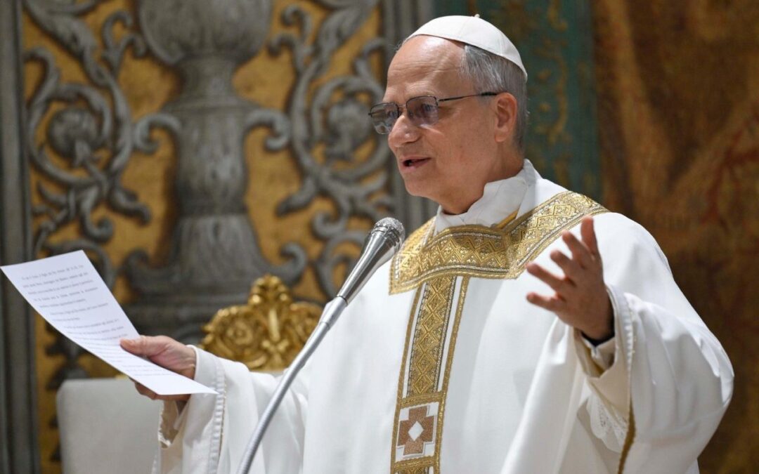 LEÃO XIV CELEBRA PRIMEIRA MISSA NA CAPELA SISTINA