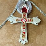 RELIQUIA DE SÃO LEÃO MAGNO INSERIDA NA CRUZ PEITORA DO PAPA
