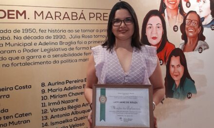 COORDENADORA DA PASTORAL DA EDUCAÇÃO DO REGIONAL NORTE 2 RECEBE MOÇÃO DE APLAUSOS DA CÂMARA MUNICIPAL DE MARABÁ PELA CRIAÇÃO DO ‘E-BOOK: COP 30 NAS ESCOLAS’