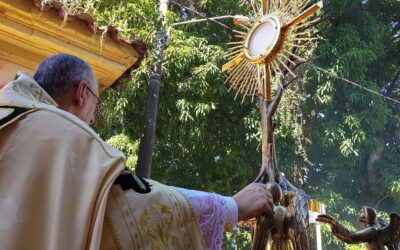 ARQUIDIOCESE DE BELÉM CELEBRA CORPUS CHRISTI NO GINÁSIO DO MANGUEIRINHO