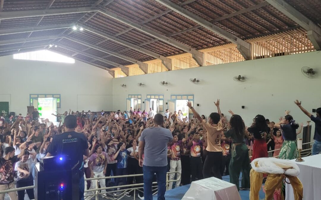 MAIS DE 300 JOVENS REUNIDOS NO PRIMEIRO ENCONTRÃO DA REGIÃO MENINO DEUS DA ARQUIDIOCESE DE BELÉM