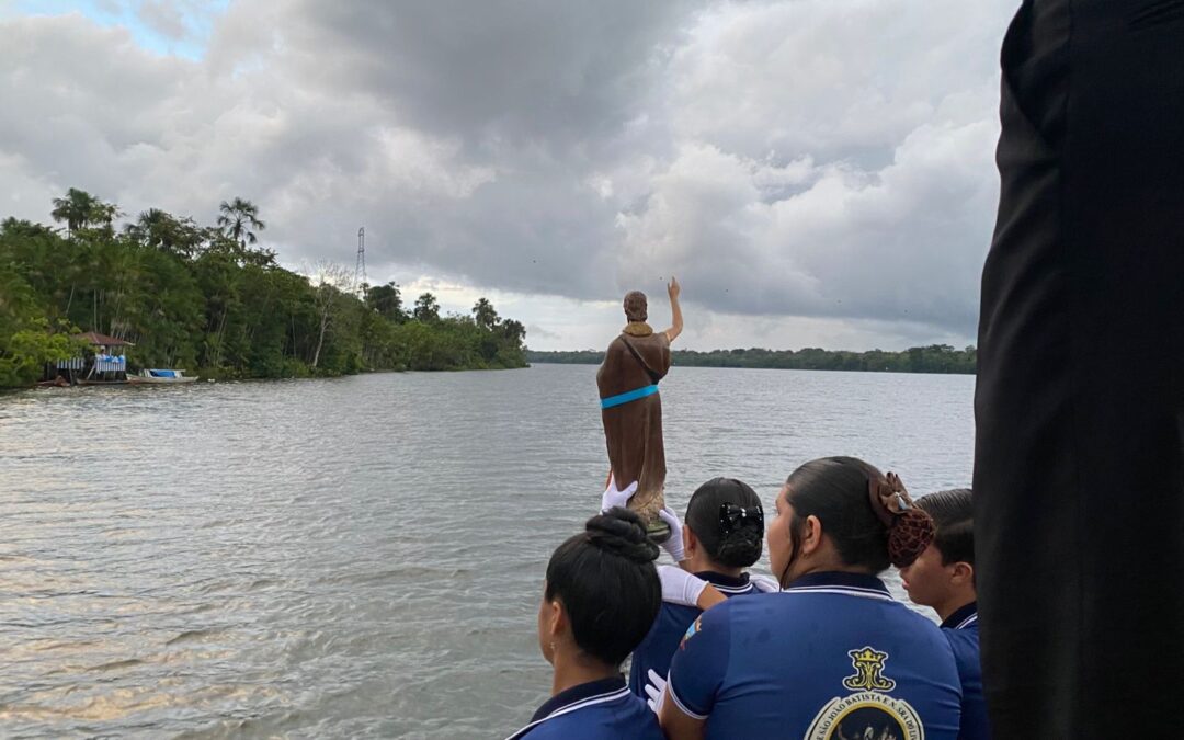 DIOCESE DE CAMETÁ REALIZA CÍRIO FLUVIAL DURANTE A FESTIVIDADE DE SÃO JOÃO BATISTA