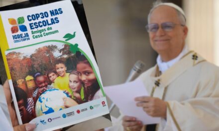 PAPA LEÃO XIV ABENÇOA EDIÇÃO DIGITAL DO LIVRO SOBRE A COP30 E EDUCAÇÃO AMBIENTAL