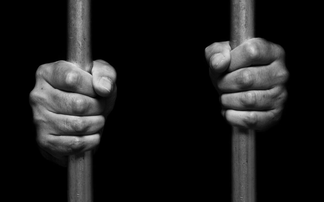 LEIGOS E LEIGAS: CHAMADOS A EVANGELIZAR COM AMOR E CORAGEM – O EXEMPLO DA PASTORAL CARCERÁRIA