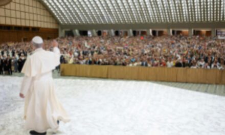 PAPA LEÃO XIV EXORTA À ESPERANÇA E AMOR EM MEIO À ESCURIDÃO DA PAIXÃO DE CRISTO