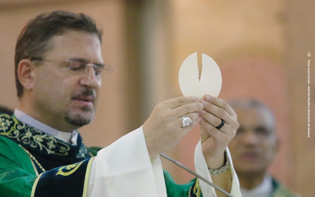 ARQUIDIOCESE DE BELÉM CELEBRA JUBILEU DE PRATA DE ORDENAÇÃO SACERDOTAL DE DOM PAULO ANDREOLLI