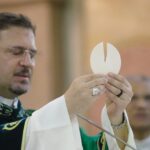 ARQUIDIOCESE DE BELÉM CELEBRA JUBILEU DE PRATA DE ORDENAÇÃO SACERDOTAL DE DOM PAULO ANDREOLLI