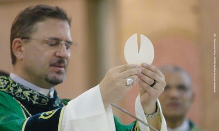 ARQUIDIOCESE DE BELÉM CELEBRA JUBILEU DE PRATA DE ORDENAÇÃO SACERDOTAL DE DOM PAULO ANDREOLLI