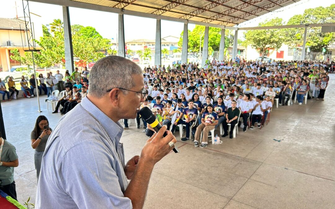 ENCONTRO REÚNE COROINHAS DA DIOCESE DE MACAPÁ EM CELEBRAÇÃO JUBILAR E VOCACIONAL