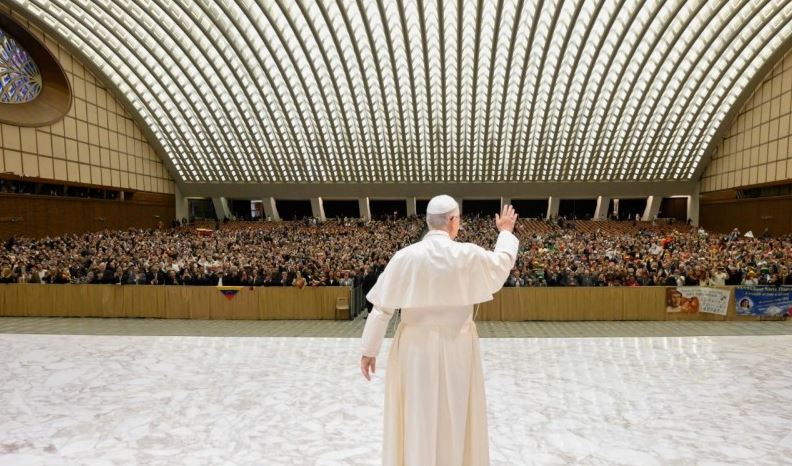 PAPA LEÃO XIV INSPIRA FIÉIS A IMITAR NOVOS SANTOS E FORTALECER A FÉ DURANTE ENCONTRO COM PEREGRINOS QUE FORAM A ROMA PARA CANONIZAÇÃO
