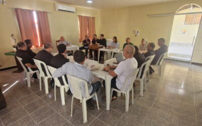 DOM JOSÉ MARIA DOS REIS REÚNE-SE COM MEMBROS DO SERVIÇO DE ANIMAÇÃO VOCACIONAL DO REGIONAL NORTE 2 PARA PLANEJAMENTOS FUTUROS