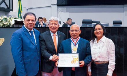 DOM JOSÉ MARIA RECEBE NA ALEPA A COMENDA NOSSA SENHORA DE NAZARÉ