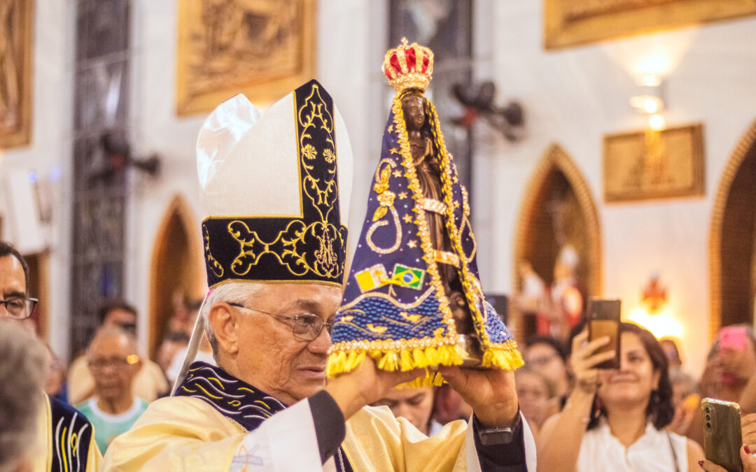 ARQUIDIOCESE DE BELÉM CELEBRA A SUBIDA DA IMAGEM JUBILAR DE NOSSA SENHORA APARECIDA