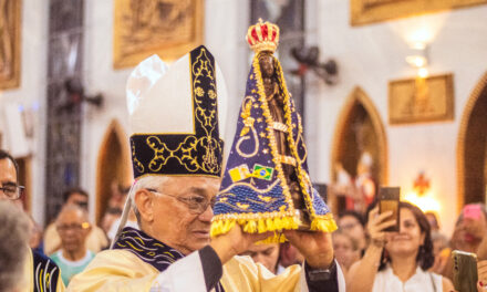 ARQUIDIOCESE DE BELÉM CELEBRA A SUBIDA DA IMAGEM JUBILAR DE NOSSA SENHORA APARECIDA