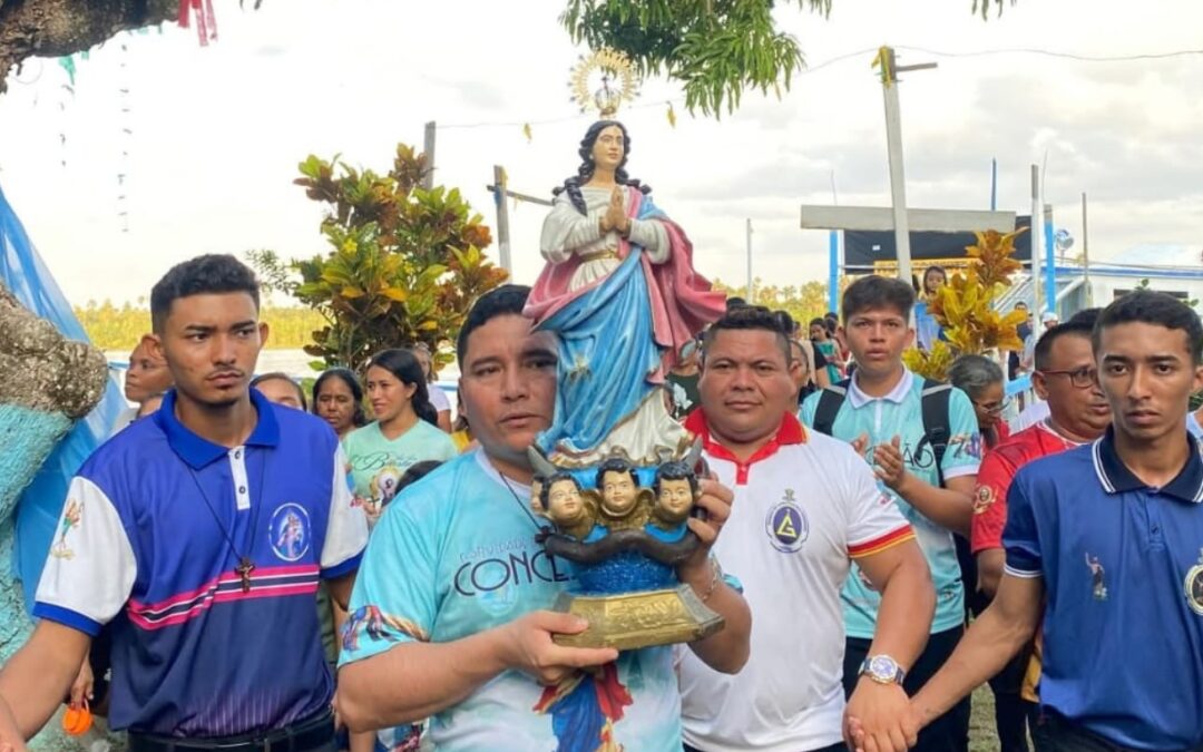 DIOCESE DE CAMETÁ REALIZA CÍRIO FLUVIAL DE NOSSA SENHORA DA CONCEIÇÃO EM MOCAJUBA