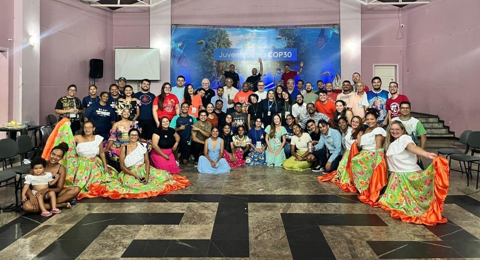 ENCONTRO DA JUVENTUDE NA COP30 MARCA PRESENÇA E COMPROMISSO DE JOVENS CATÓLICOS COM O CUIDADO DA VIDA DO PLANETA