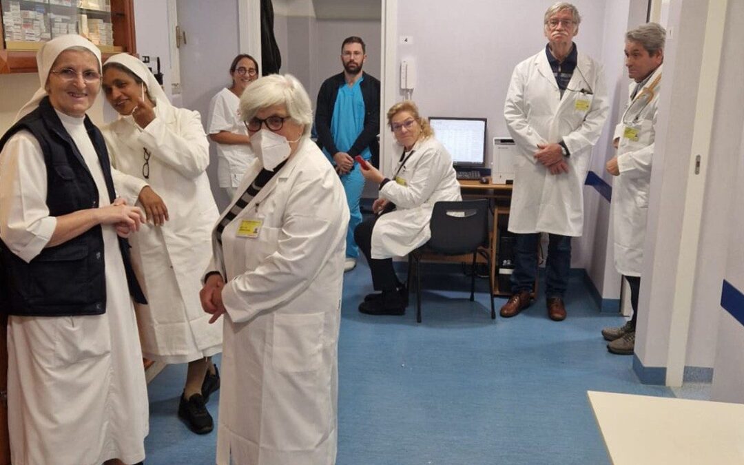 VATICANO INAUGURA NOVO AMBULATÓRIO “SÃO MARTINO” SOB A COLUNATA DE SÃO PEDRO PARA REFORÇAR SAÚDE GRATUITA AOS POBRES