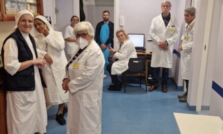 VATICANO INAUGURA NOVO AMBULATÓRIO “SÃO MARTINO” SOB A COLUNATA DE SÃO PEDRO PARA REFORÇAR SAÚDE GRATUITA AOS POBRES