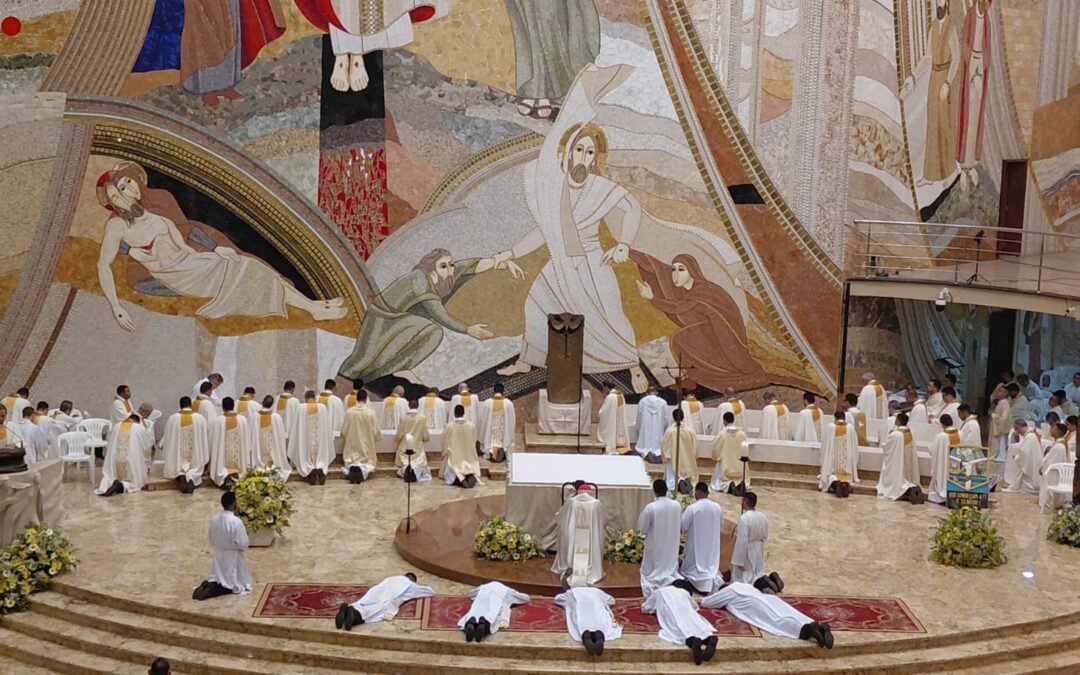 DIOCESE DE CASTANHAL EM JUBILO PELOS CINCO NOVOS PRESBÍTEROS