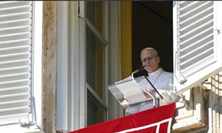 PAPA NO INÍCIO DA QUARESMA: SILÊNCIO E JEJUM CONTRA AS TENTAÇÕES DO MUNDO E APELO URGENTE POR PAZ NA UCRÂNIA