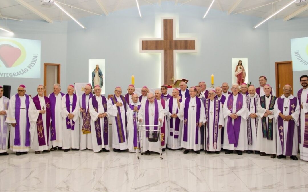 BISPOS DO REGIONAL NORTE 2 PARTICIPAM DO ‘VI ENCONTRO NACIONAL DOS BISPOS EMÉRITOS DO BRASIL’ JUNTO COM 28 REPRESENTANTES DE 14 REGIONAIS EM BELO HORIZONTE