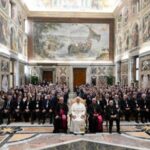 PAPA LEÃO XIV ALERTA “NENHUM JOVEM PODE FICAR NO BANCO DE RESERVAS”