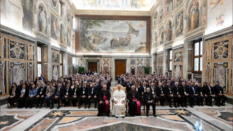 PAPA LEÃO XIV ALERTA “NENHUM JOVEM PODE FICAR NO BANCO DE RESERVAS”