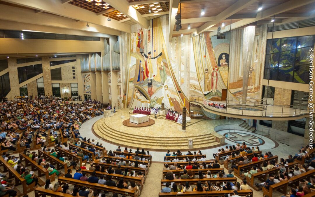 DOM CARLOS VERZELETTI CONVOCA À CONVERSÃO NA MISSA DE CINZAS E DESAFIA FIÉIS SOBRE A CRISE DA MORADIA